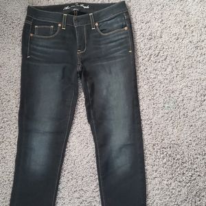 BRAND NEW AMERICAN EAGLE SKINNY JEANS..SIZE 8